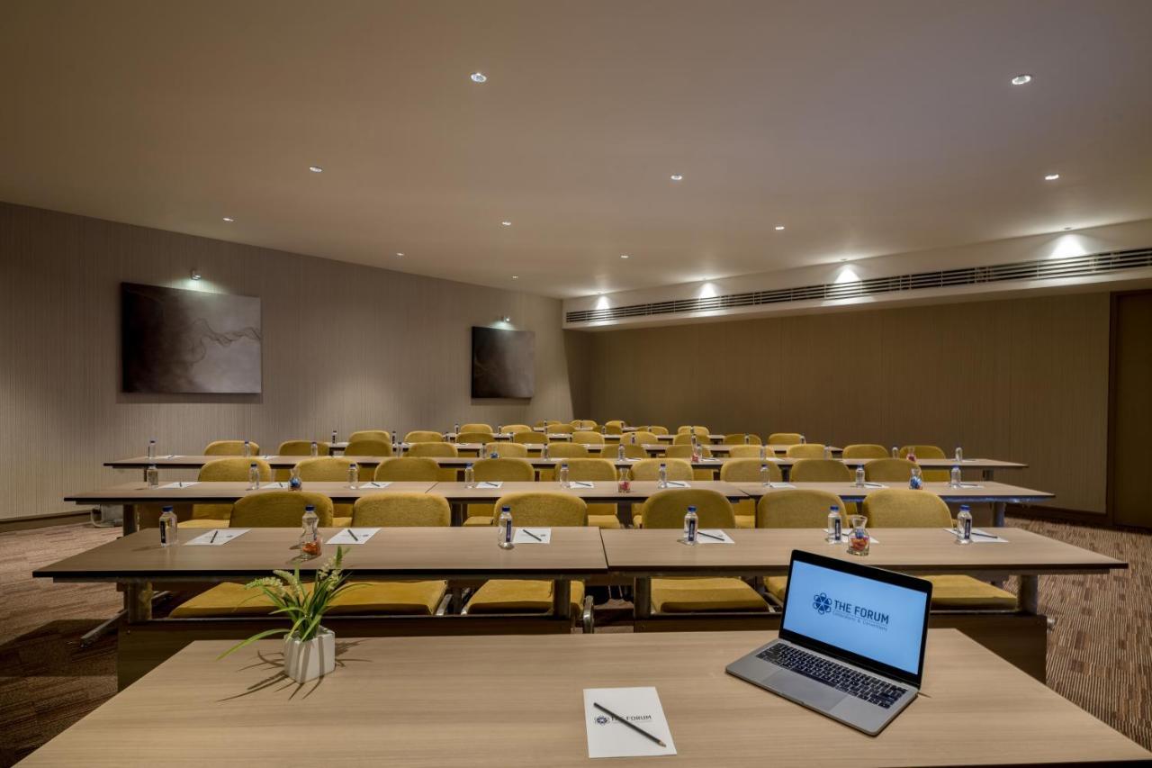 Отель Wyndham Ahmedabad Shela Экстерьер фото