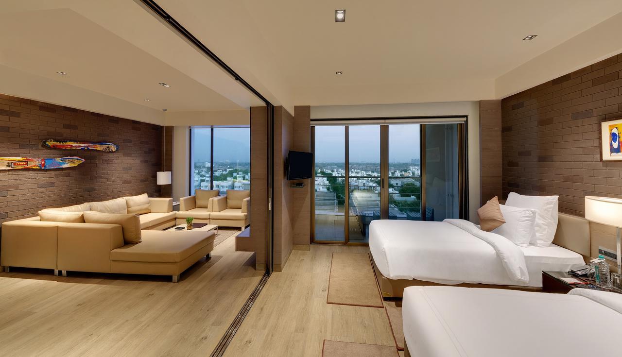 Отель Wyndham Ahmedabad Shela Экстерьер фото